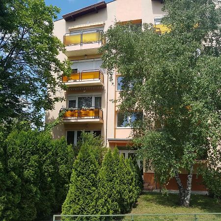 Bazsi Apartman Siofok Exterior photo