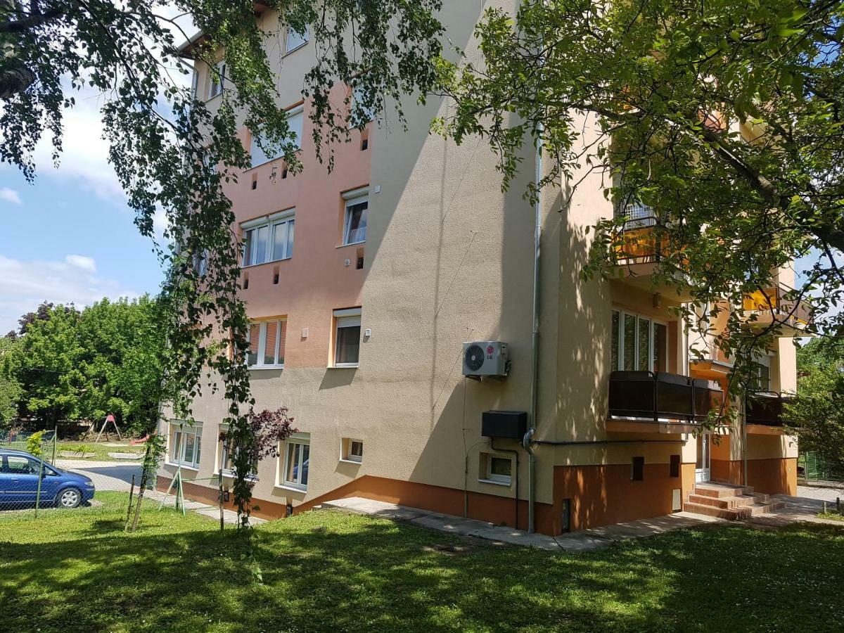 Bazsi Apartman Siofok Exterior photo
